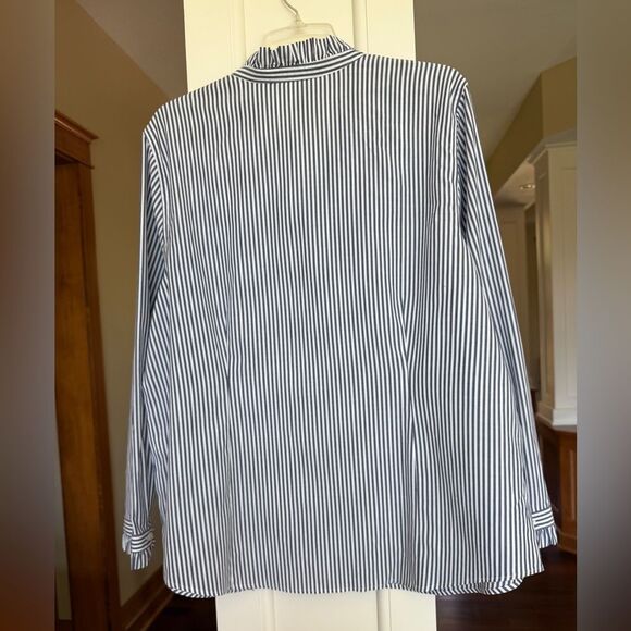 Chico’s Size 3 Striped Ruffled V-Neck Long Sleeve Hidden Button Blouse No Iron. - Picture 2 of 7